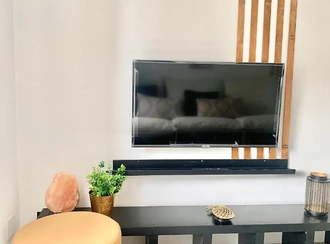 Grey House - Feel The Vibe Daire