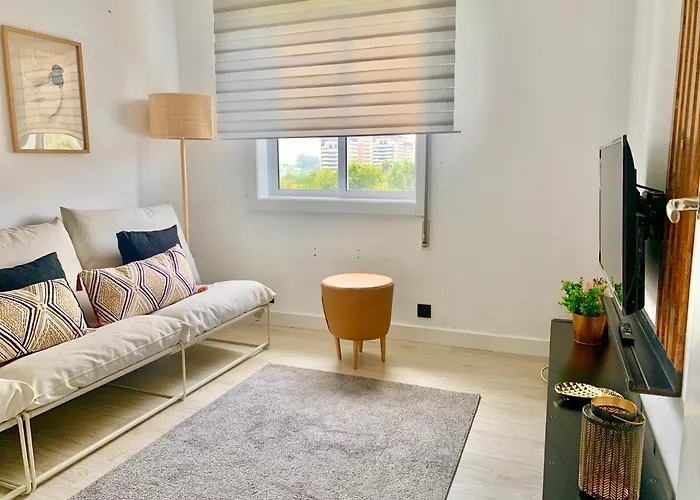 Grey House - Feel The Vibe * Vigo